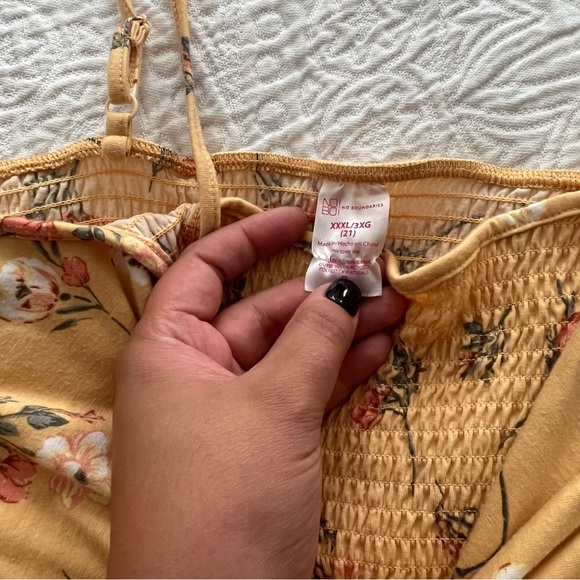 No Boundaries Floral Jumpsuit - Picture 4 of 8